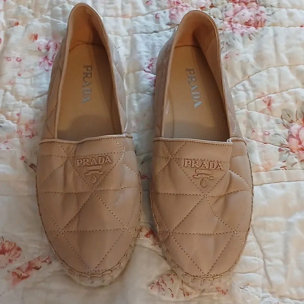 Prada - Picture 1 of 10
